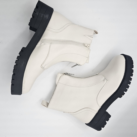 NIB New York & Company Allie Womens White Block Heel Lug Sole Zip Up Boot 10 - Picture 8 of 12